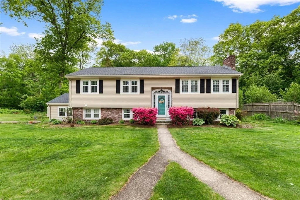 Photo of 70 Stevens Dr