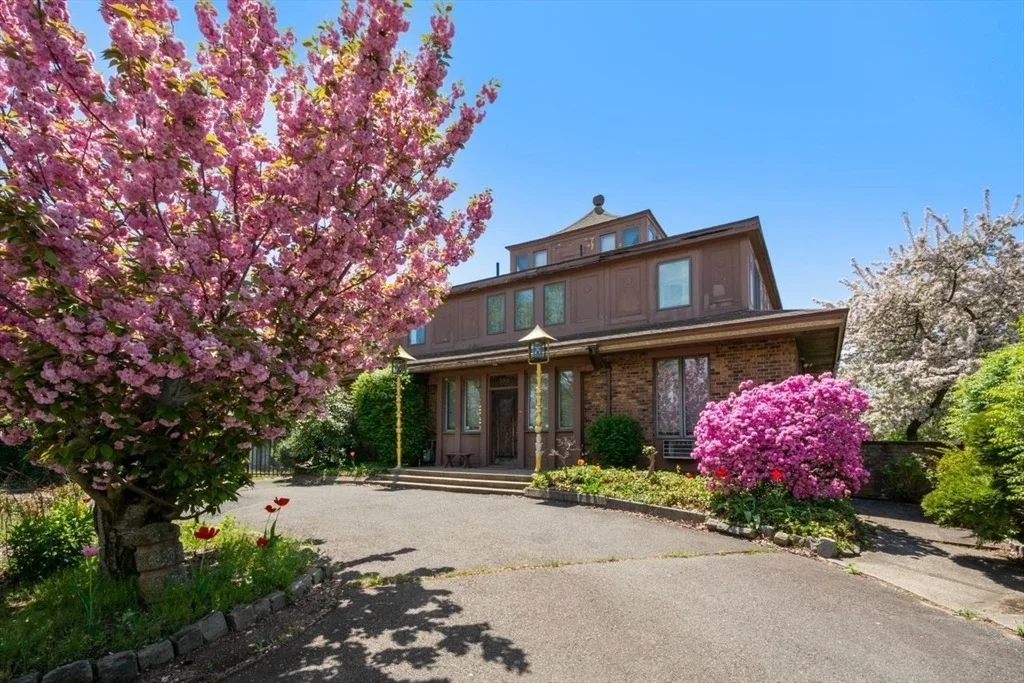 Photo of 302 Maple Street