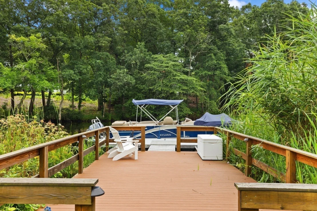 Photo of 112 River Rd