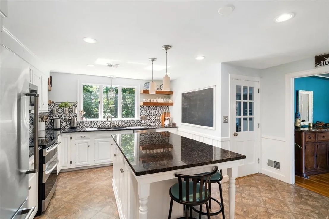 Photo of 147 Howe Street