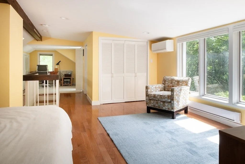 Photo of 11 Juniper Ridge Rd