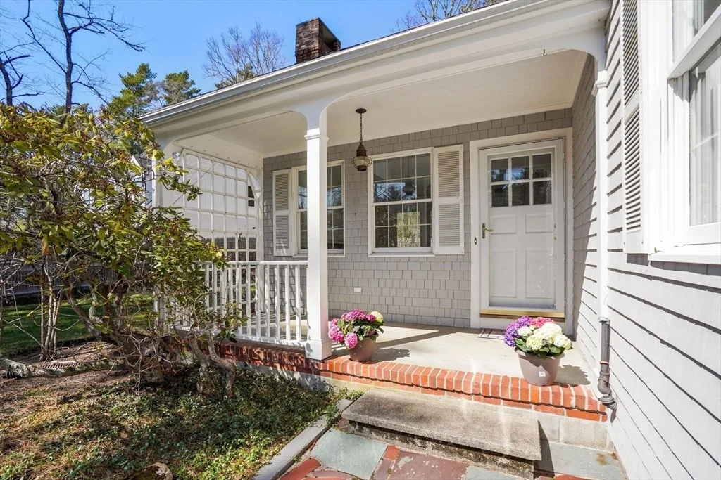 Photo of 492 Delano Rd