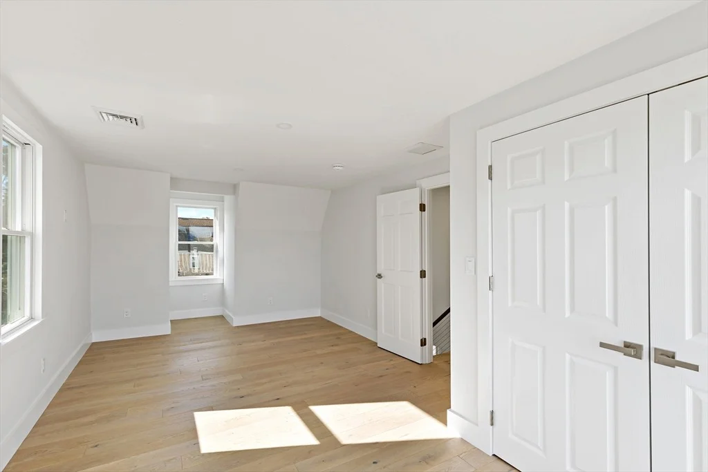 Photo of 59 Tupper Ave