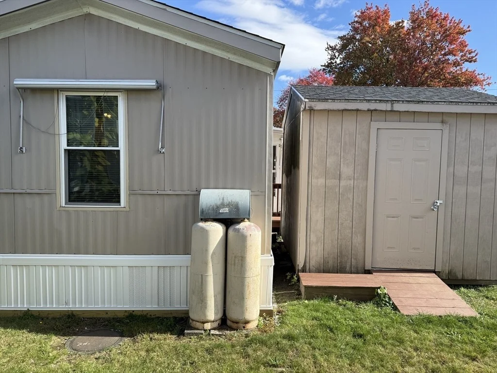 Photo of Unit 107 at 557 Southwest Cutoff