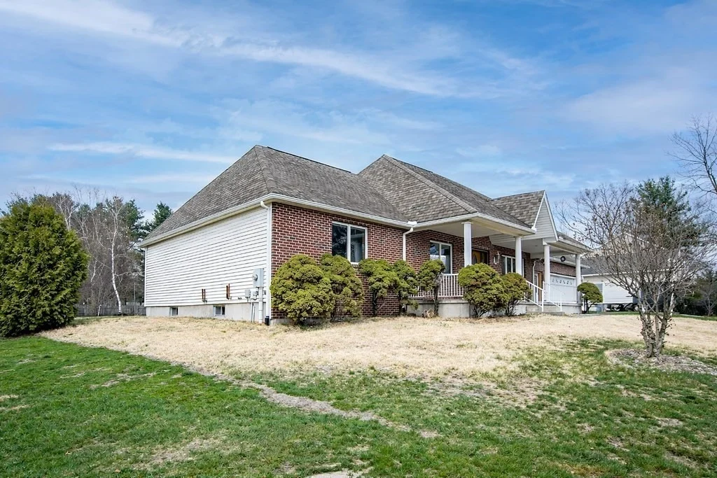 Photo of 62 Parenteau Ct