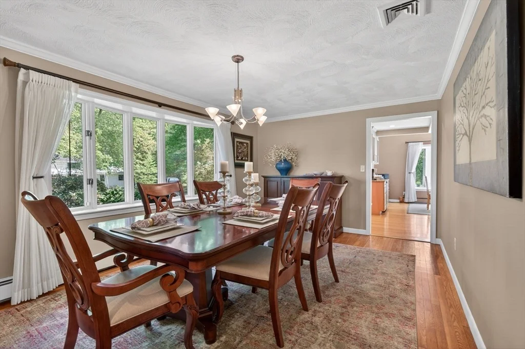 Photo of 28 Algonquin Ave