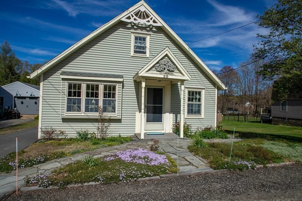 Photo of 20 Cottage Ln