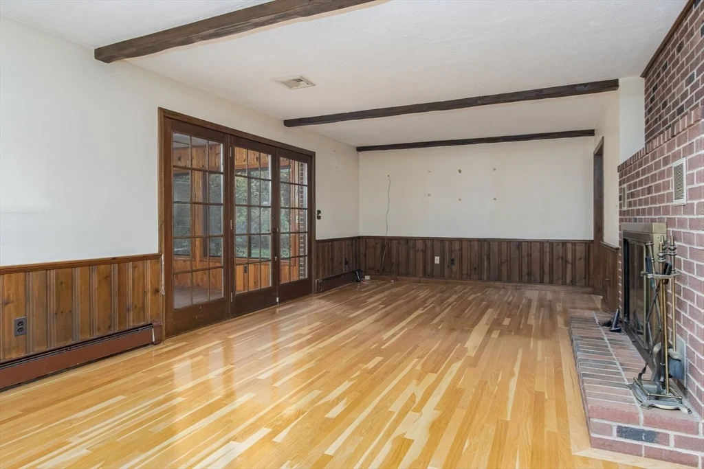 Photo of 21 Saddle Ln