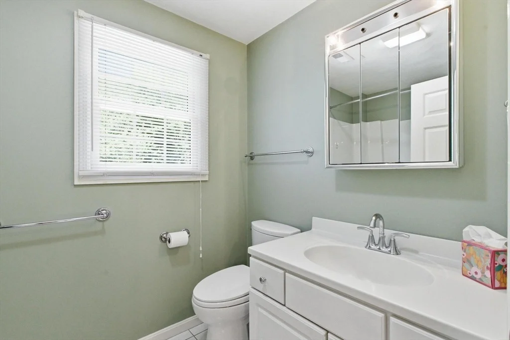 Photo of 11 Thornton Dr