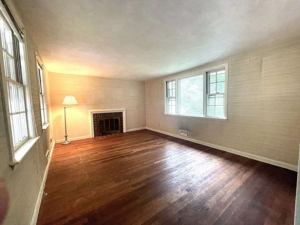 Photo of 10 Rockridge Rd
