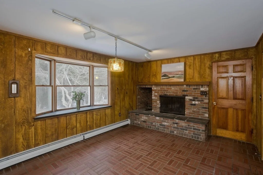 Photo of 94 Amherst Rd