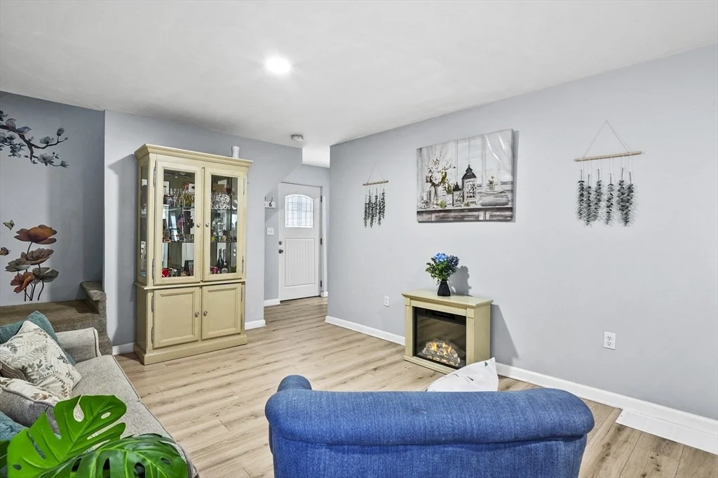 Photo of 113 Roosevelt Avenue