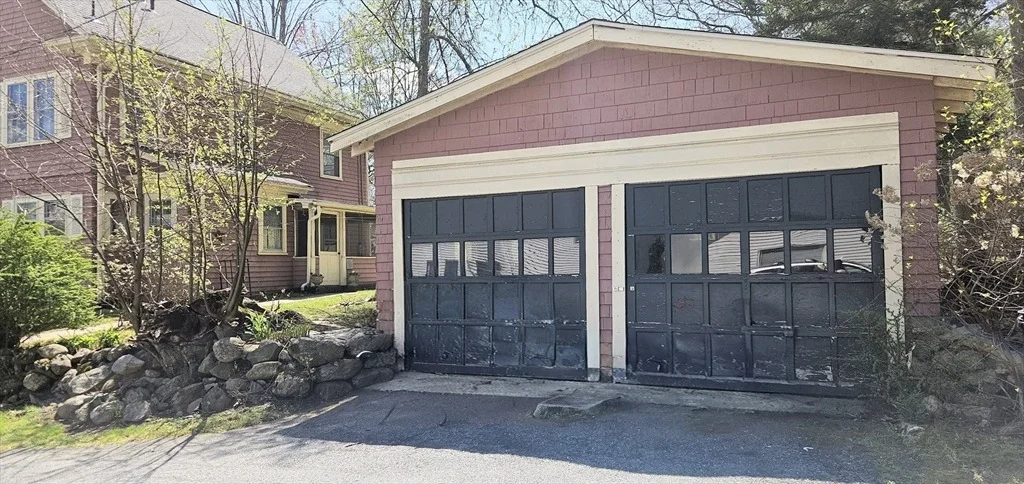 Photo of 92 Dennison Ave