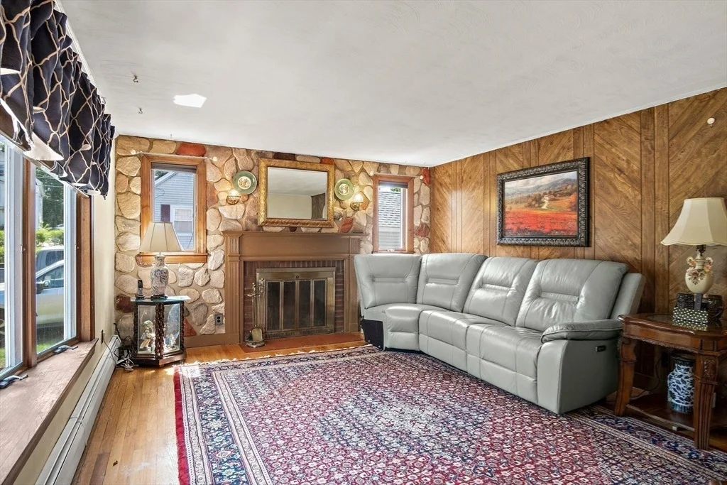 Photo of 4 Merrow Ln