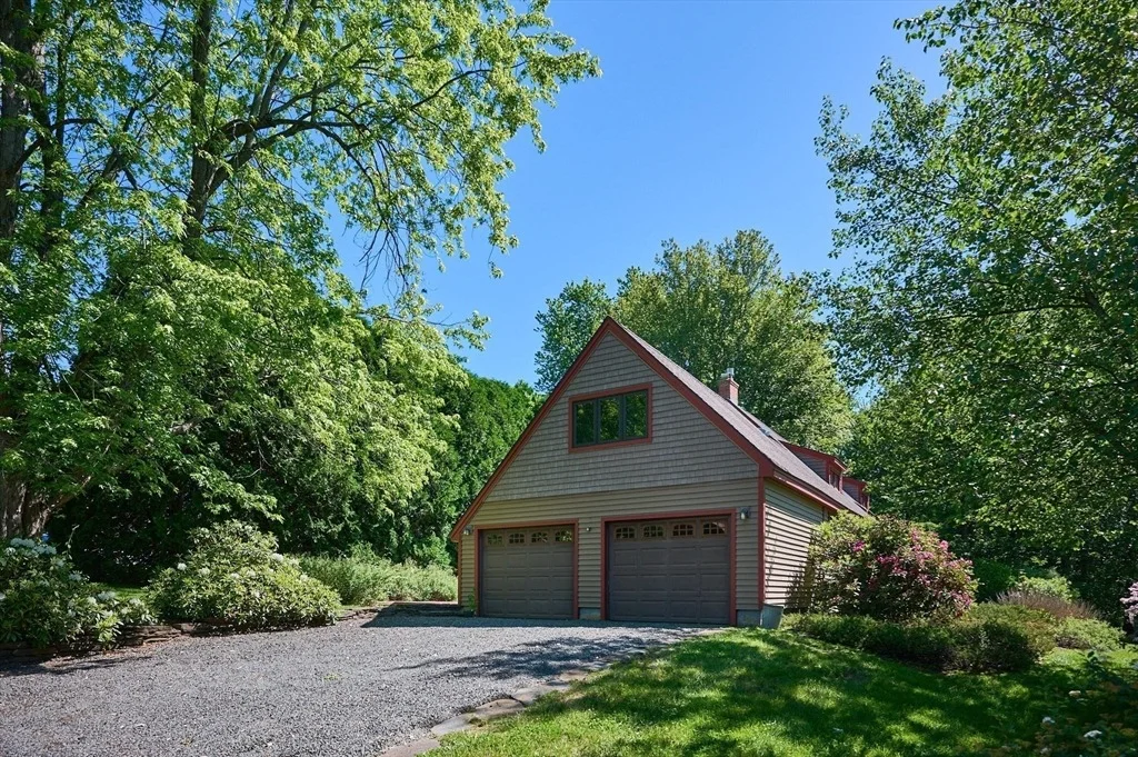 Photo of 10 Hunters Hill Cir