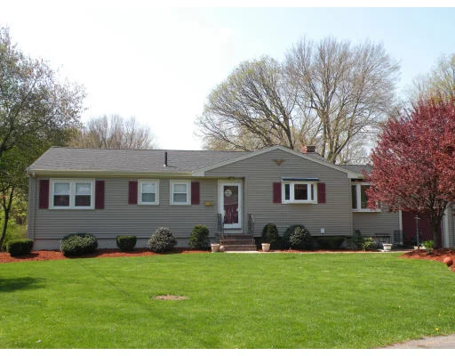 Photo of 77 Willard Cir