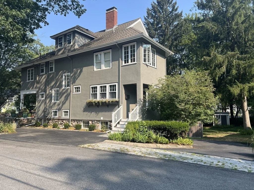 Photo of 211 Forest St