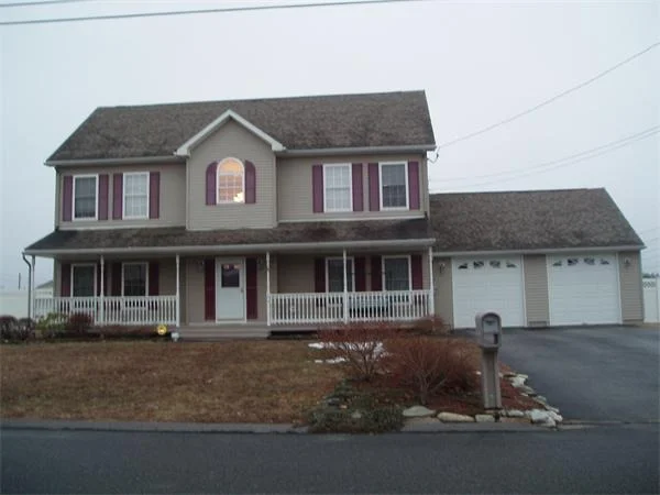 Photo of 144 Lakeside Ave