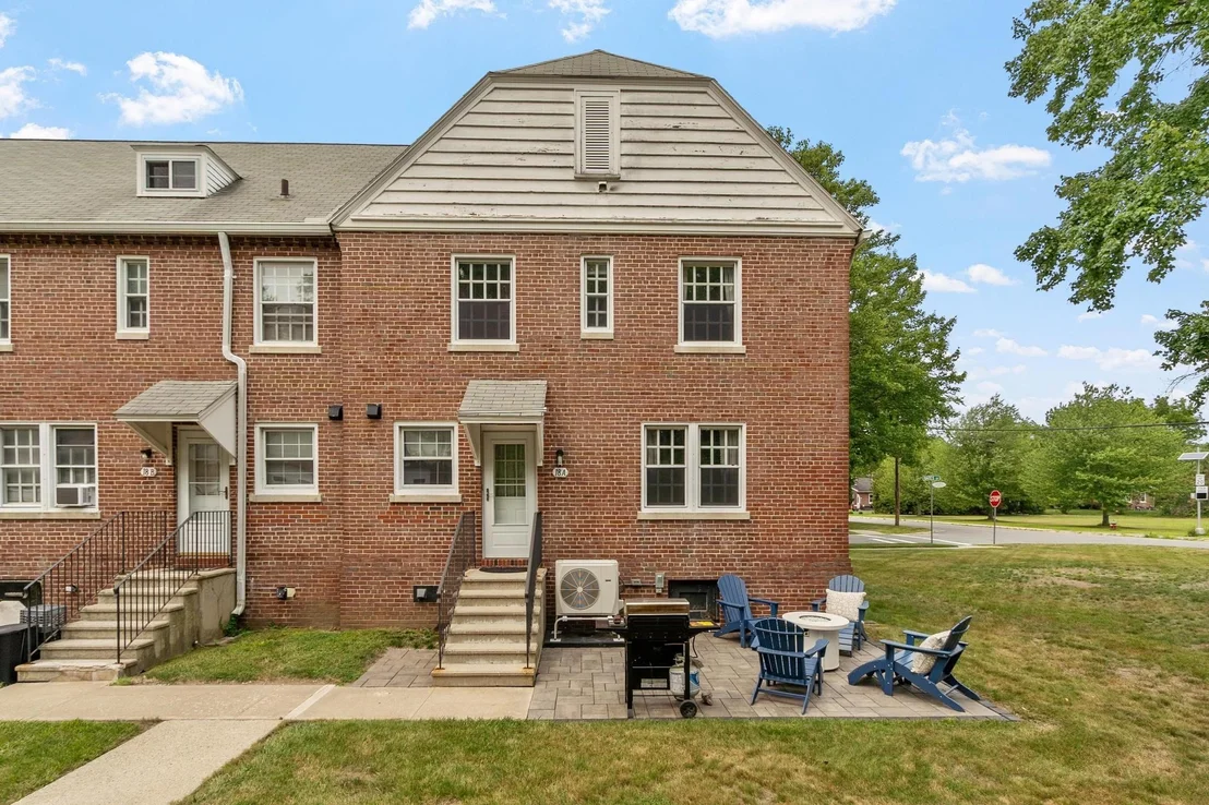 Photo of Unit A at 18 Bates