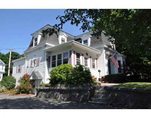 Photo of 2 Maple St
