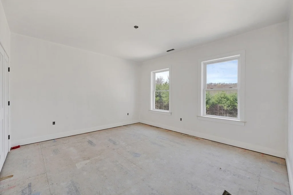 Photo of 18 Macdonald Dr