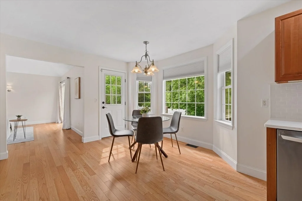 Photo of 8 Cardinal Cir