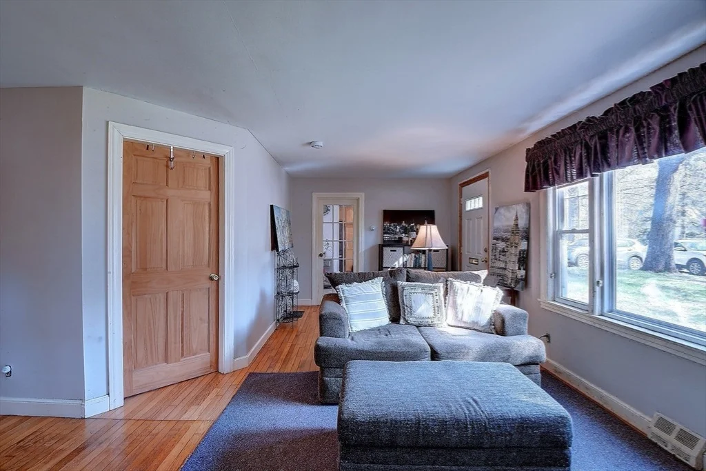 Photo of 29 Outlook Drive
