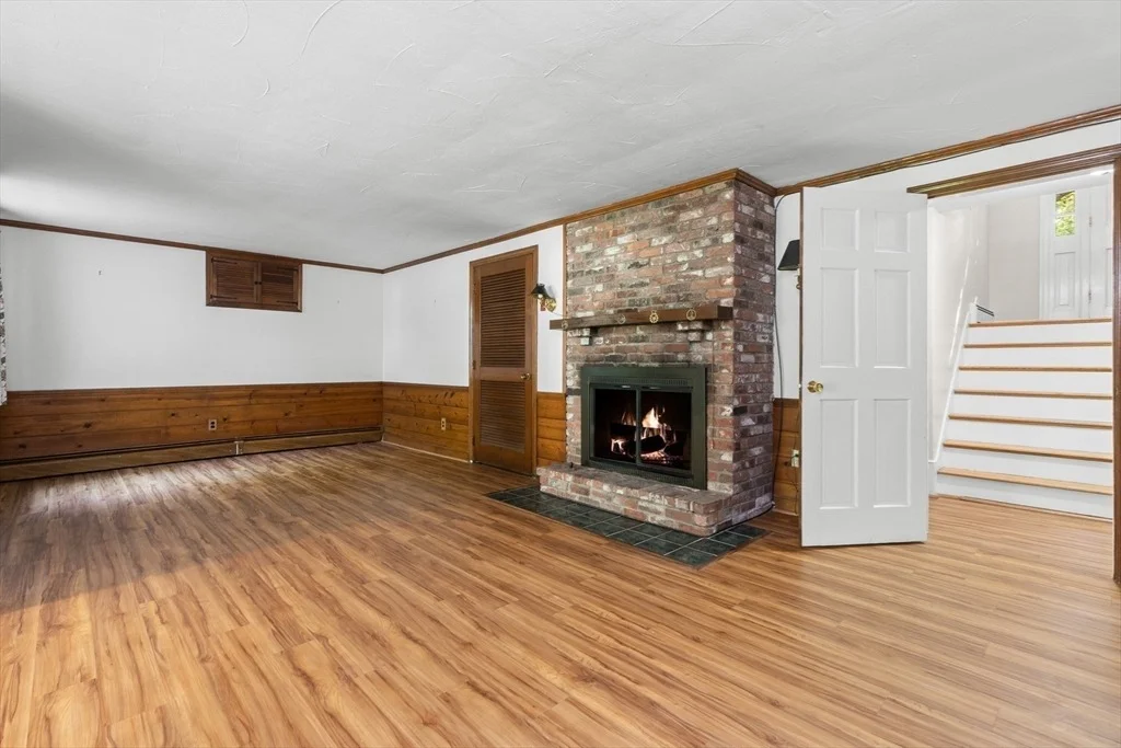Photo of 10 Parsonage Ln