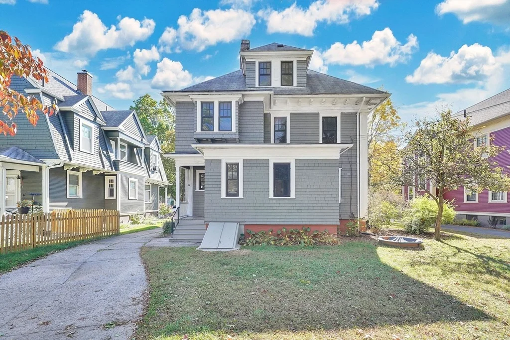 Photo of 32 Spruceland Ave