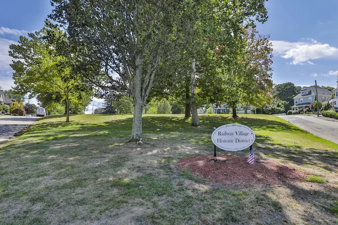 Photo of 61 Belcher Cir