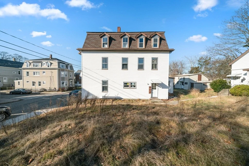 Photo of 482 Snell St