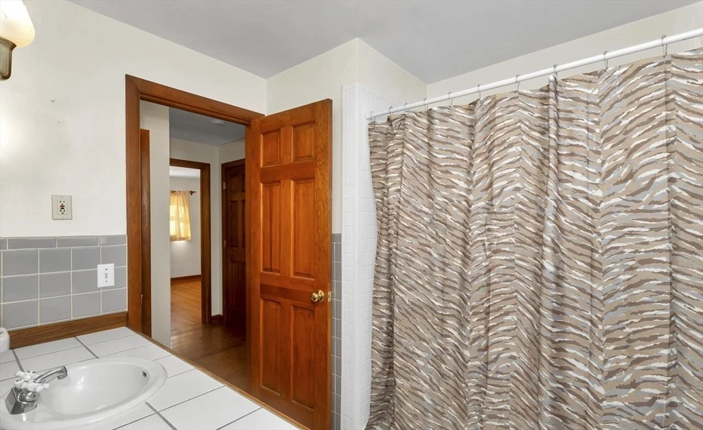 Photo of 30 Llewellyn Dr