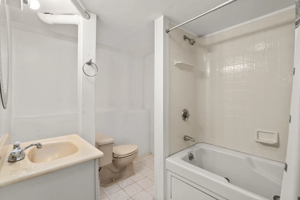Photo of 749 Alpine Dr
