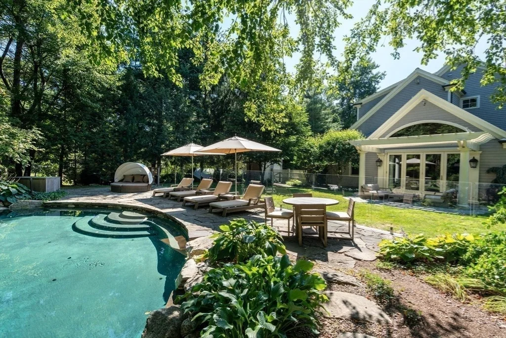 Photo of 9 Stonegate Dr