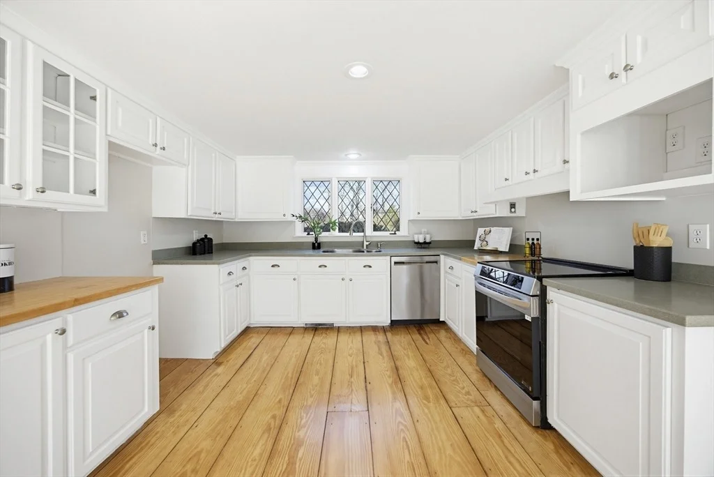 Photo of 16 Coleman Rd.