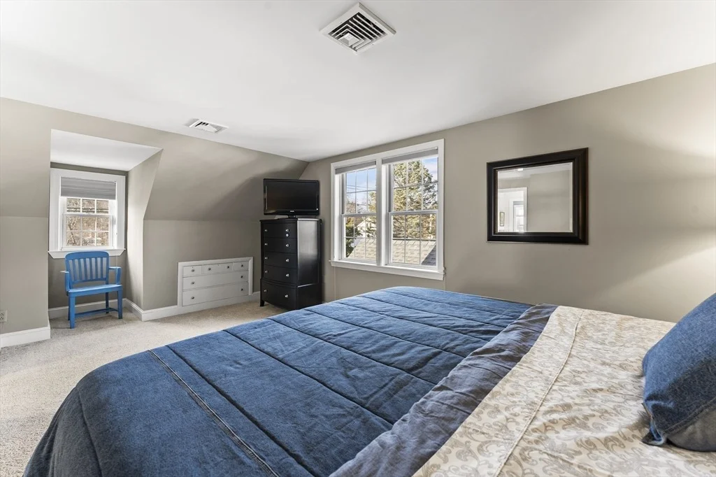 Photo of 1052 Greendale Ave