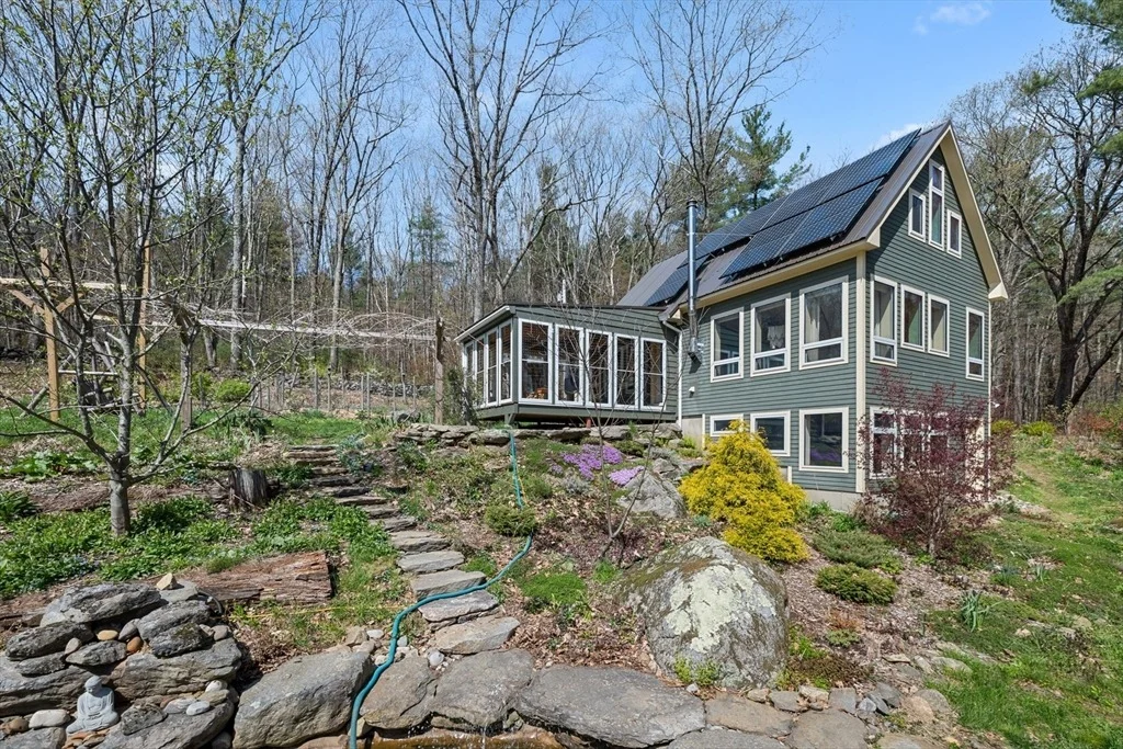 Photo of 999 Sheldon Road