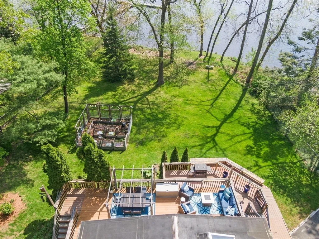 Photo of 21 River Rd