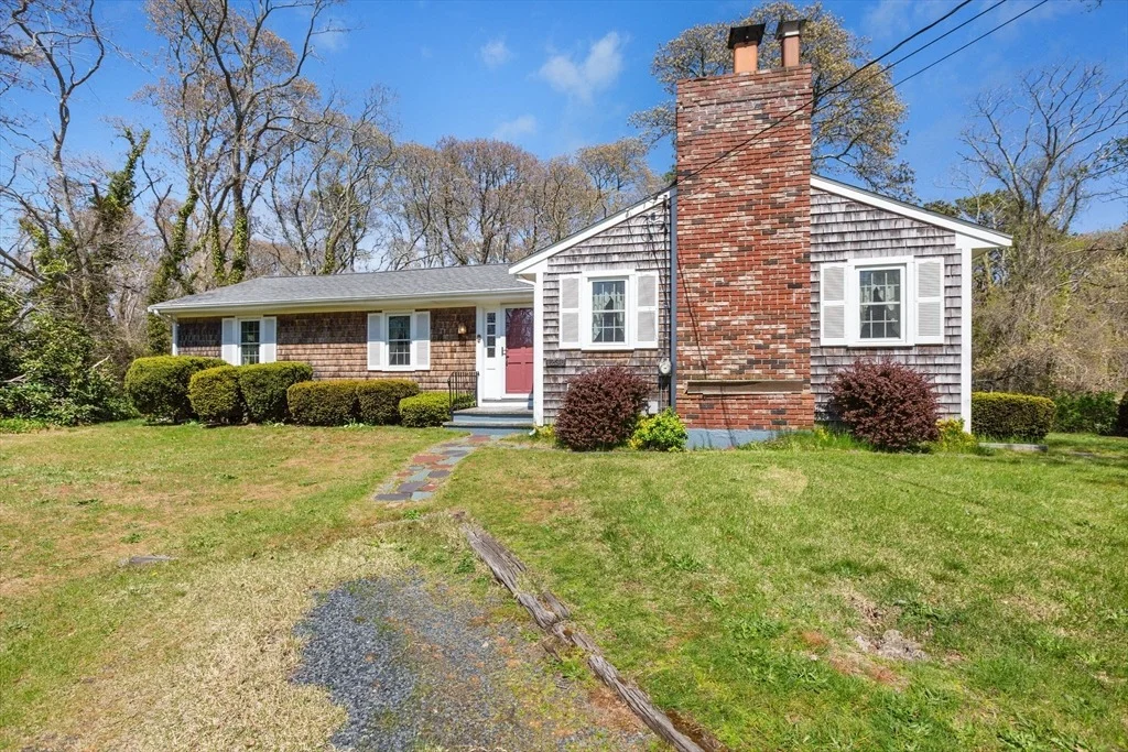 Photo of 1230 Massasoit Road