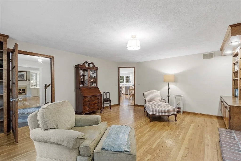 Photo of 25 Algonquin Avenue