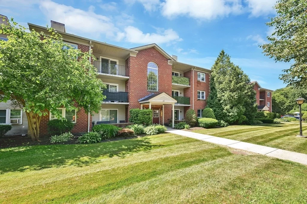 Photo of Unit J at 22 Maple Crest Cir