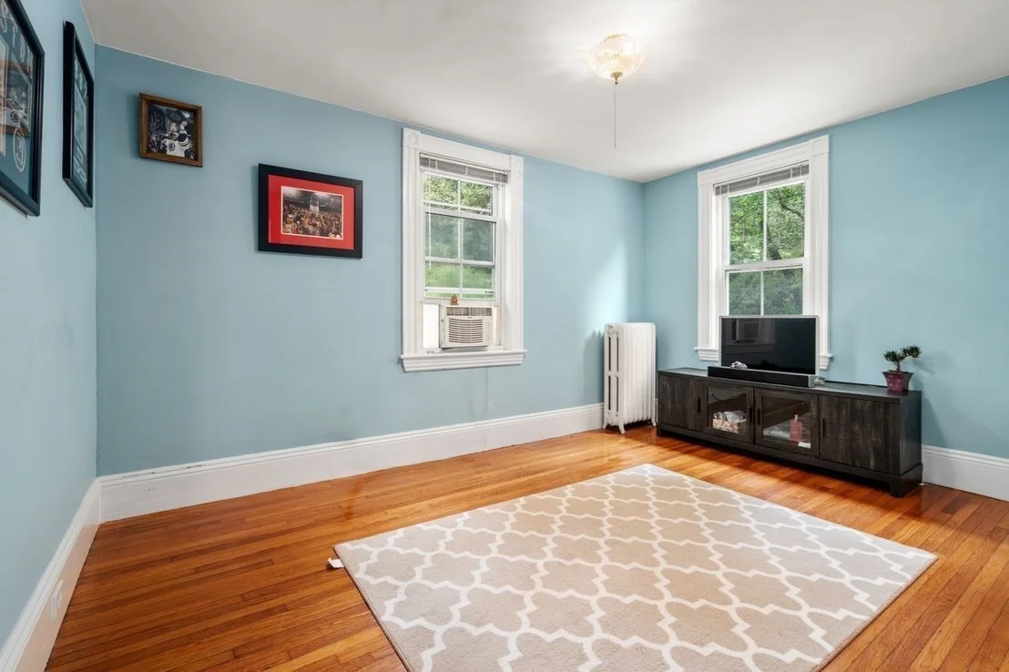 Photo of 28 River Road