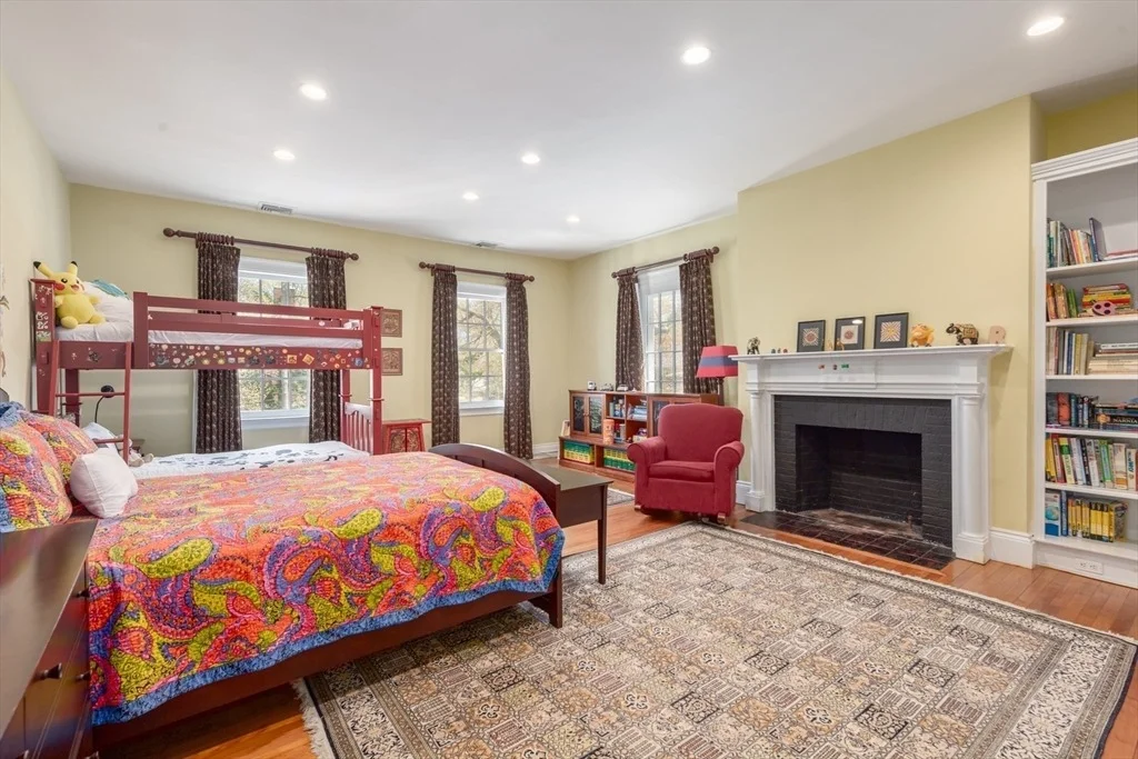 Photo of 355 Buckminster Road