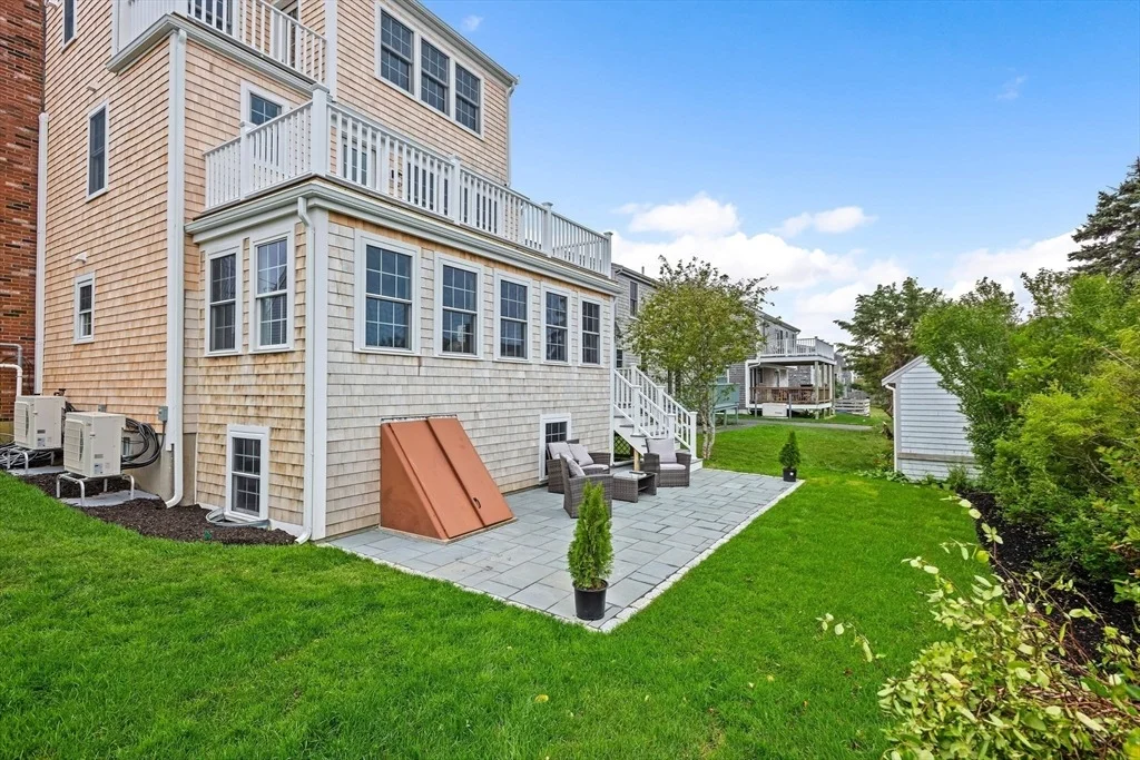 Photo of 61 Tupper Ave