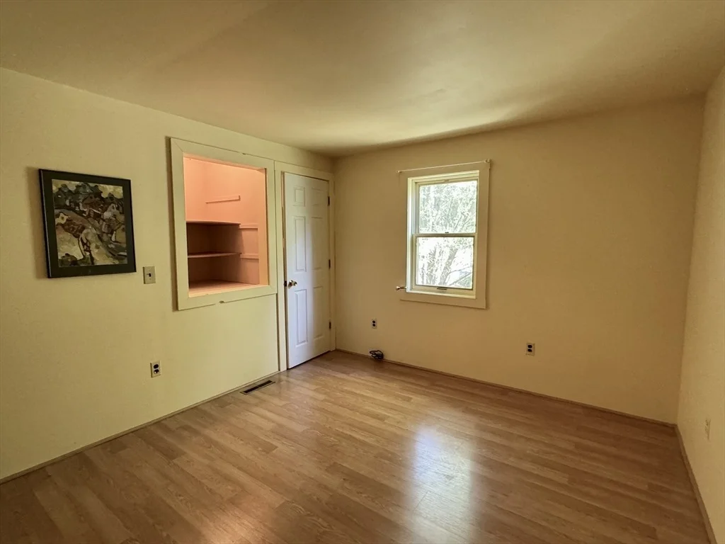 Photo of 1450 West Road