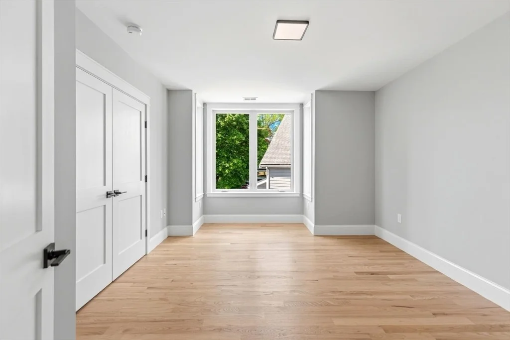 Photo of 27 Lewis Avenue