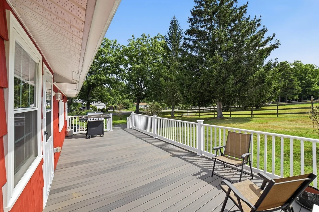 Photo of 425 River Road