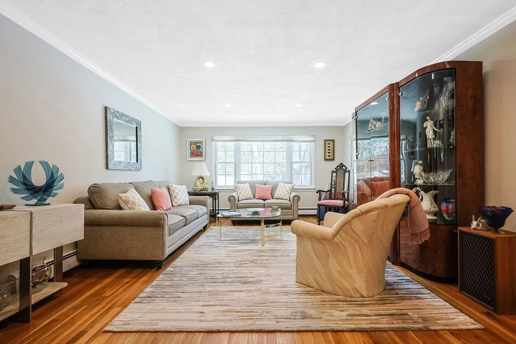 Photo of 3 Vaillencourt Dr