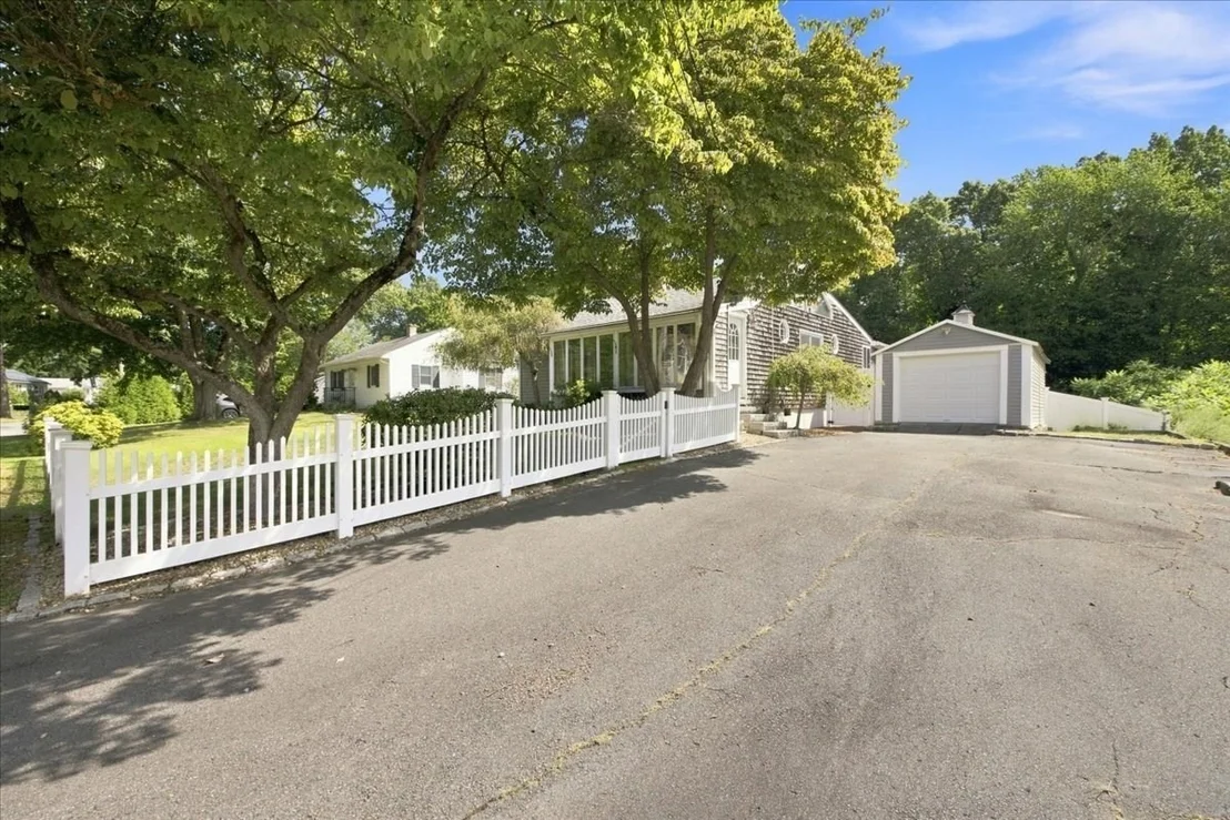 Photo of 46 Hoover Road