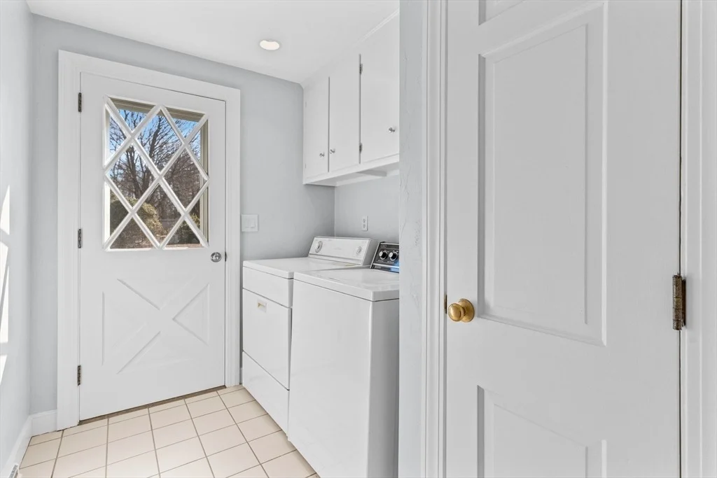 Photo of 676 Salem End Rd
